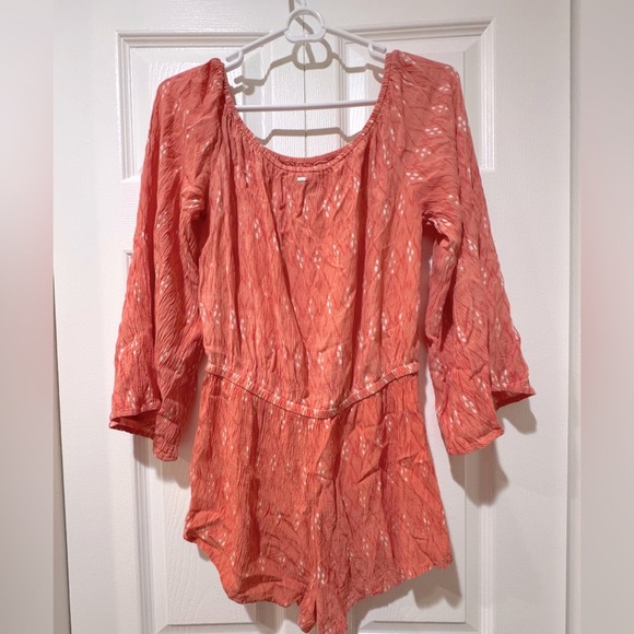 Rip Curl Orange Smocked 3/4 drape Sleeve romper size S. Worn once. EUC - Picture 3 of 13